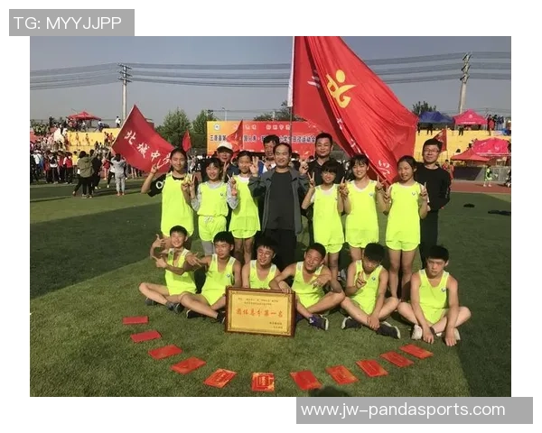 杜伊斯堡青年队迎战因斯布鲁克青年队展现青春风采与竞技激情