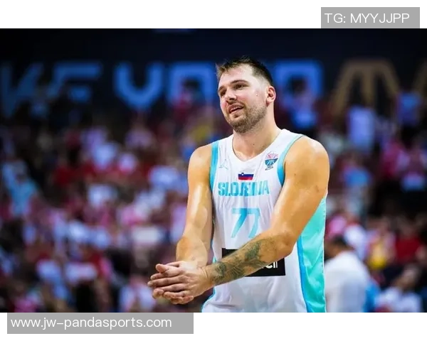 海耶斯替东契奇出面吃T,东契奇:我肯定会帮他交罚款的 海耶斯替东契奇出面吃T,东契奇:我肯定会帮他交罚款的